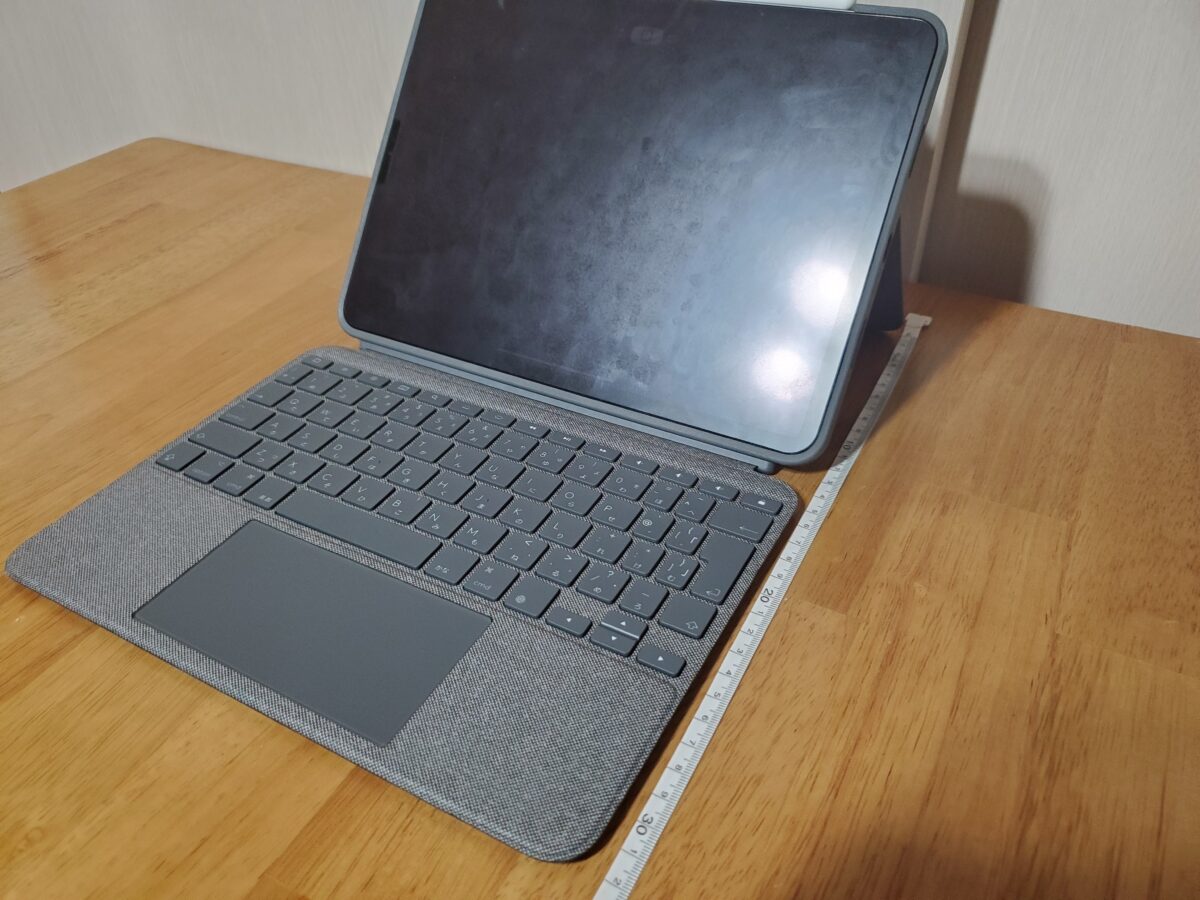 iPad Pro 11inch (2018)_COMBO TOUCH_奥行き